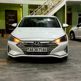 Hyundai Elantra 2019