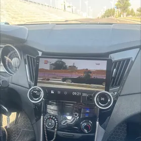 Hyundai Sonata 2011