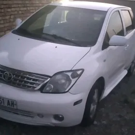 Toyota Yaris 2004