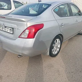 Nissan Versa 2013