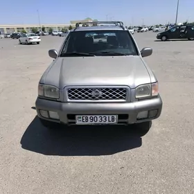 Nissan Pathfinder 2000