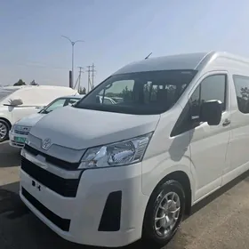 Toyota Hiace 2021