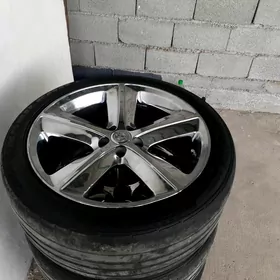 Carolla 18 lik hrom