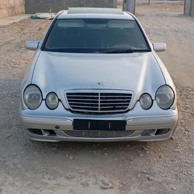 Mercedes-Benz E320 1996