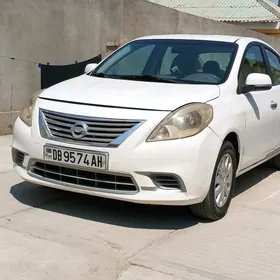 Nissan Versa 2012