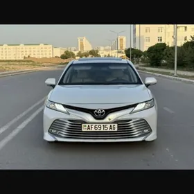 Toyota Camry 2018
