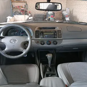 Toyota Camry 2004