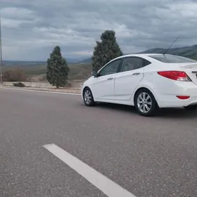 Hyundai Accent 2014