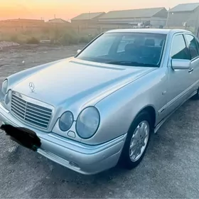 Mercedes-Benz E320 1999