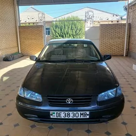 Toyota Camry 1999