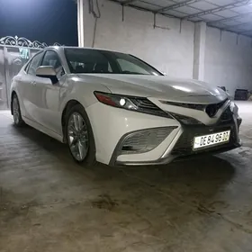 Toyota Camry 2021