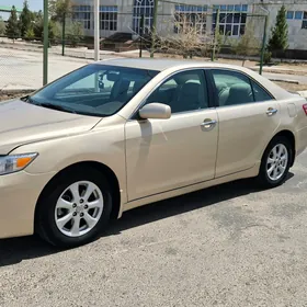 Toyota Camry 2011