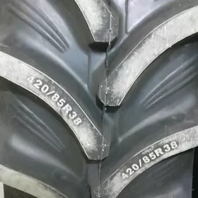 Traktor 420/85R38 11.5/80-15.3