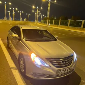Hyundai Sonata 2011