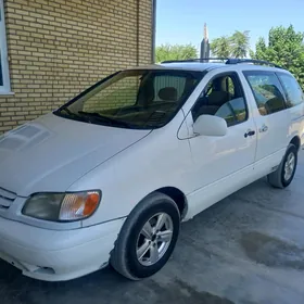 Toyota Sienna 2002