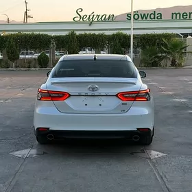 Toyota Camry 2022