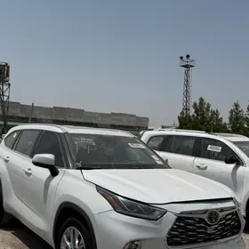 Toyota Highlander 2022