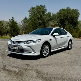 Toyota Camry 2021