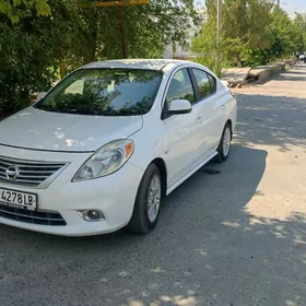 Nissan Versa 2013