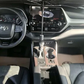 Toyota Highlander 2020