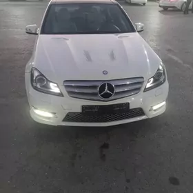 Mercedes-Benz C300 2010