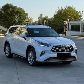 Toyota Highlander 2021