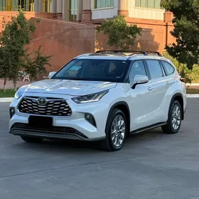 Toyota Highlander 2021