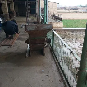 MEKE ÜWEÝAN APARAT