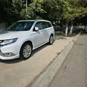 Mitsubishi Outlander 2022