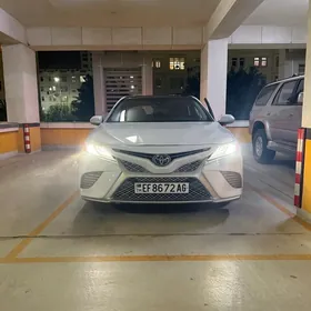 Toyota Camry 2018