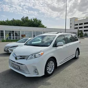 Toyota Sienna 2020