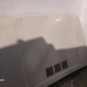 lada niva kapot