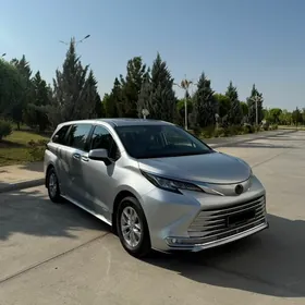 Toyota Sienna 2021
