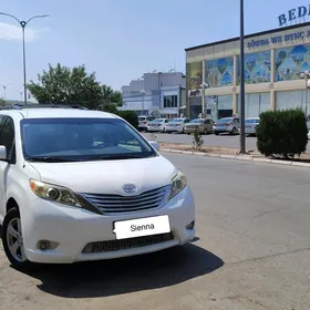 Toyota Sienna 2011