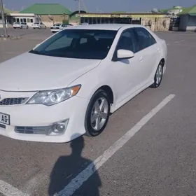 Toyota Camry 2014