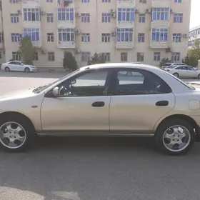 Mazda 323 1994