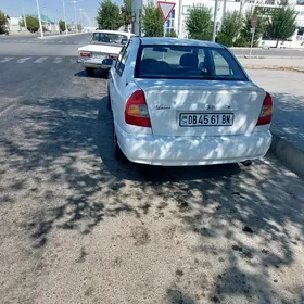 Hyundai Accent 1999
