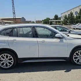 BMW X1 2021