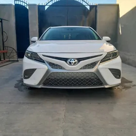 Toyota Camry 2018