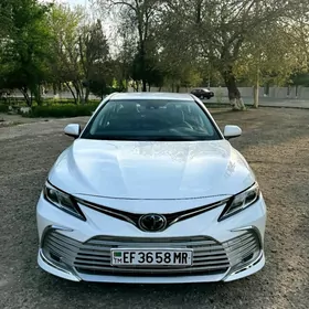 Toyota Camry 2020