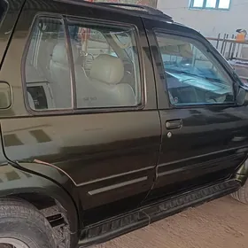 Infiniti QX4 1998