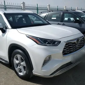 Toyota Highlander 2021