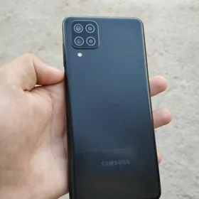 Samsung M12