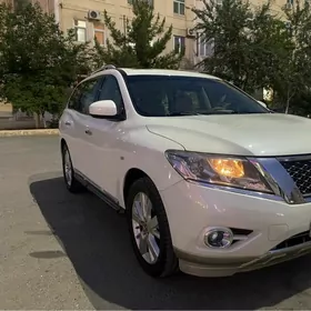 Nissan Pathfinder 2015
