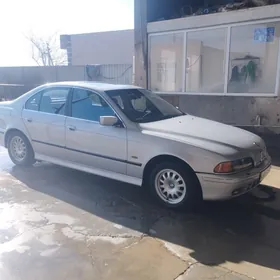 BMW E39 2000