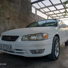 Toyota Camry 2001