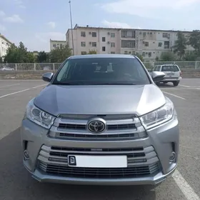 Toyota Highlander 2019