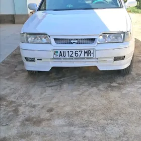 Nissan Primera 1995