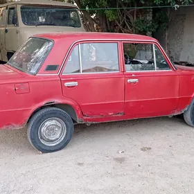 Lada 2104 1985