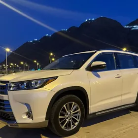 Toyota Highlander 2019